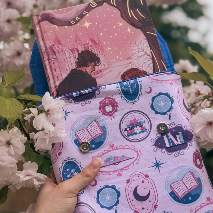 Daydreams padded book sleeve