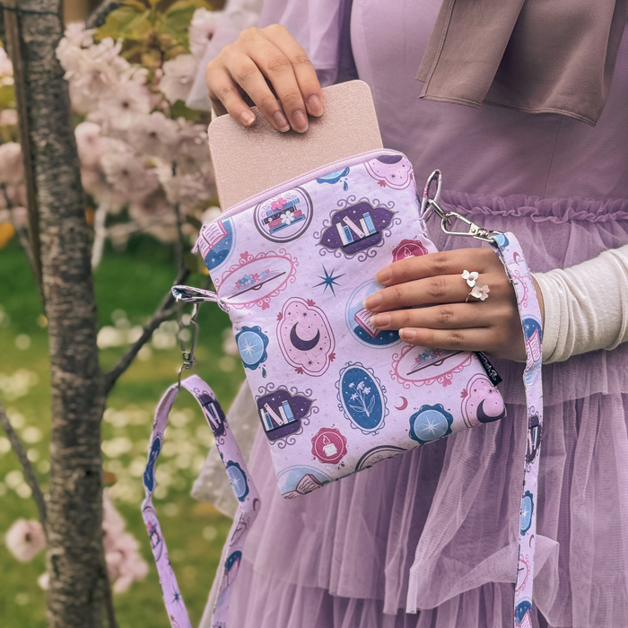 Daydreams crossbody sleeve