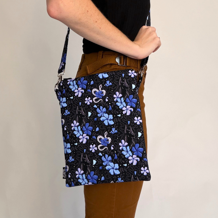 The Bonds That Tie crossbody sleeve - J. Bree