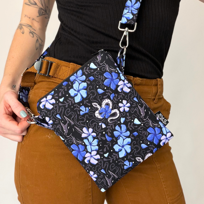The Bonds That Tie crossbody sleeve - J. Bree