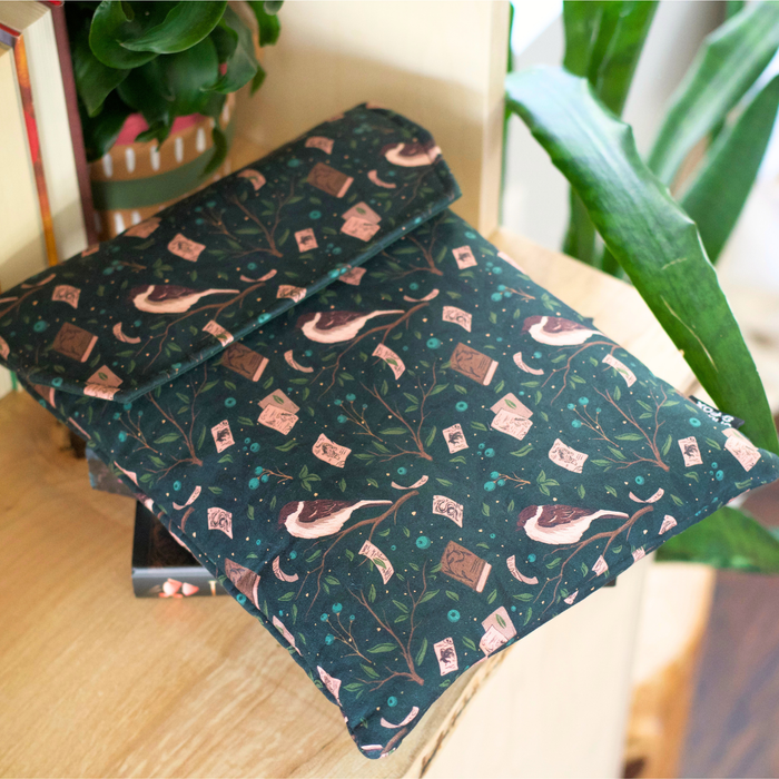 Shield of Sparrows padded book sleeve - Devney Perry