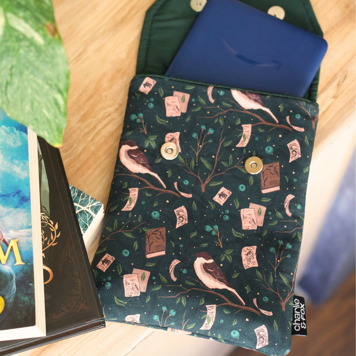 Shield of Sparrows padded e-reader sleeve - Devney Perry