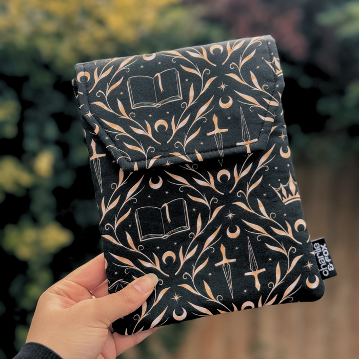 Stories and Stars padded e-reader sleeve