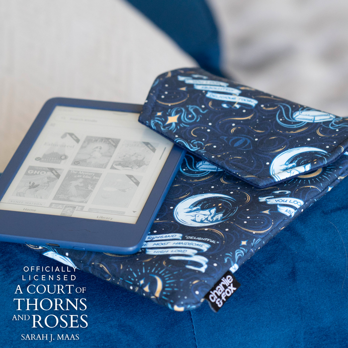 A Court of Thorns and Roses padded e-reader sleeve