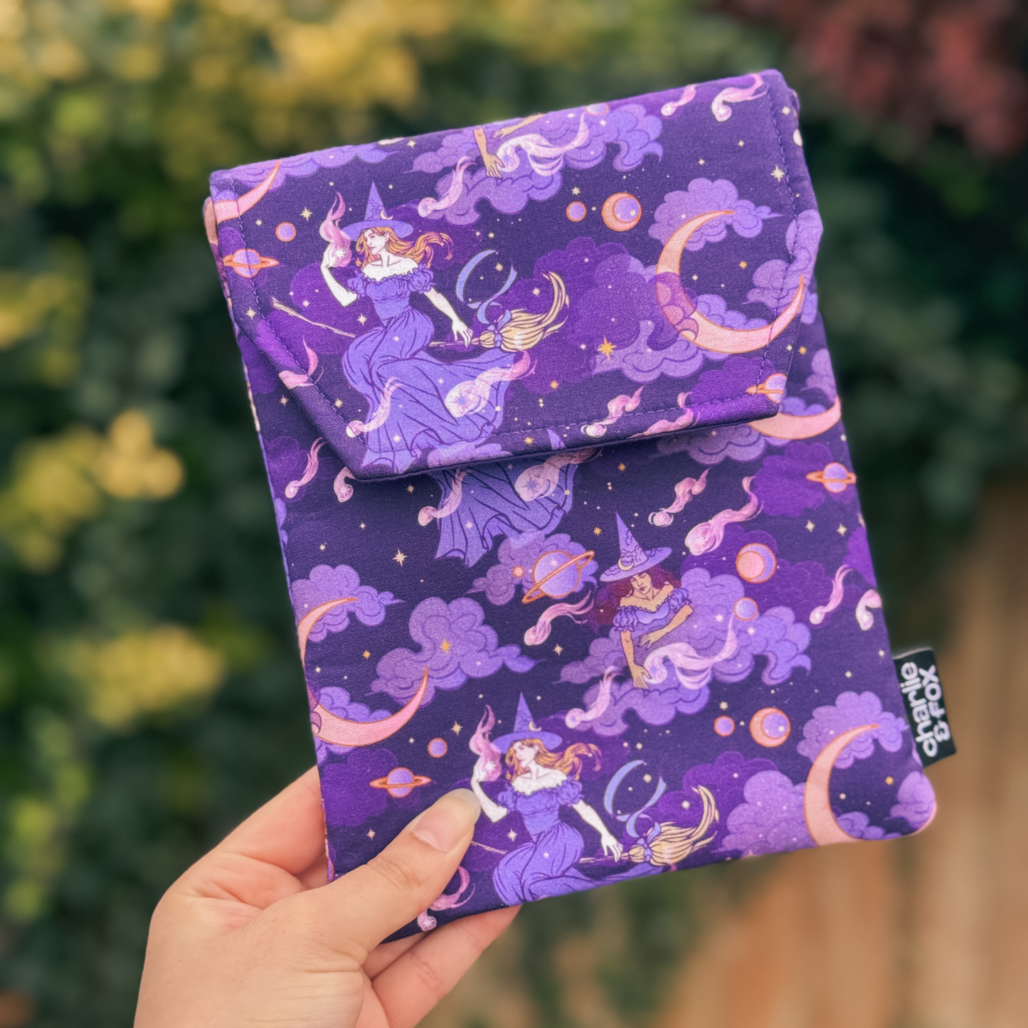 Bewitched padded e-reader sleeve