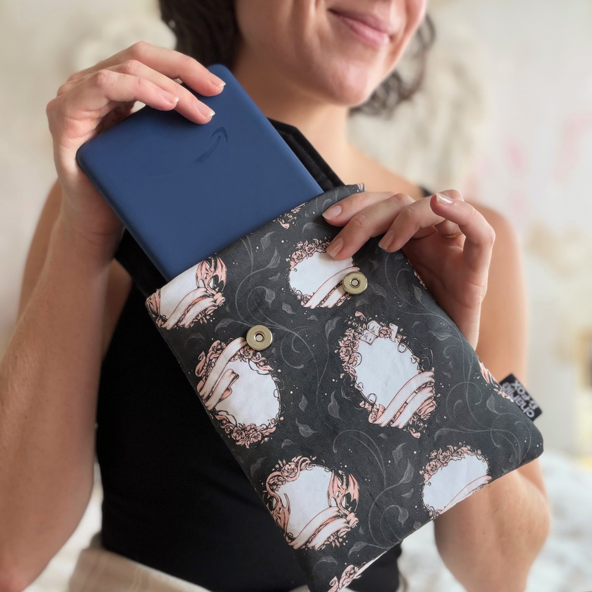 Book Signing padded e-reader sleeve
