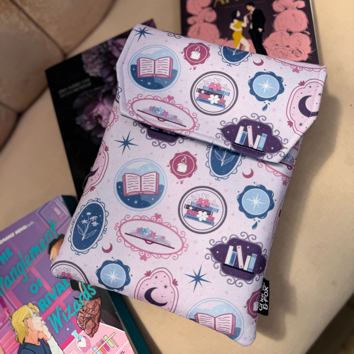 Daydreams padded book sleeve