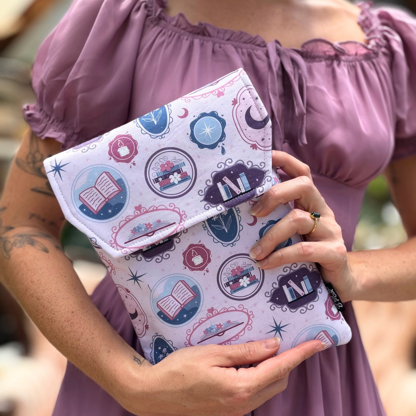 Daydreams padded book sleeve