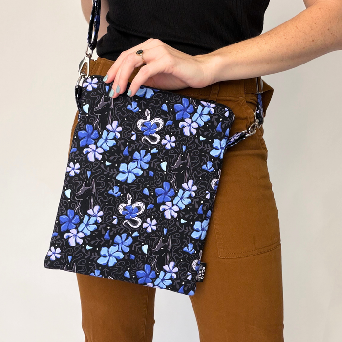 The Bonds That Tie crossbody sleeve - J. Bree