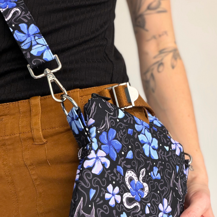 The Bonds That Tie crossbody sleeve - J. Bree