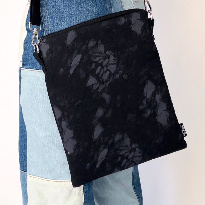 Shadow Black crossbody sleeve