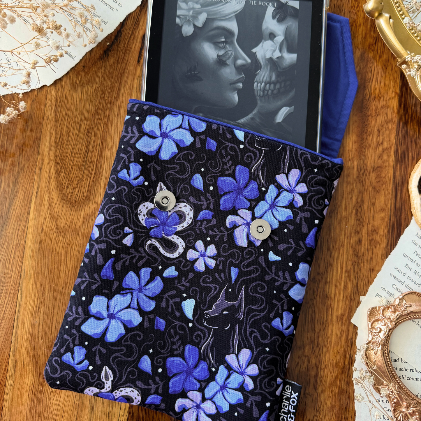 The Bonds That Tie padded e-reader sleeve - J. Bree