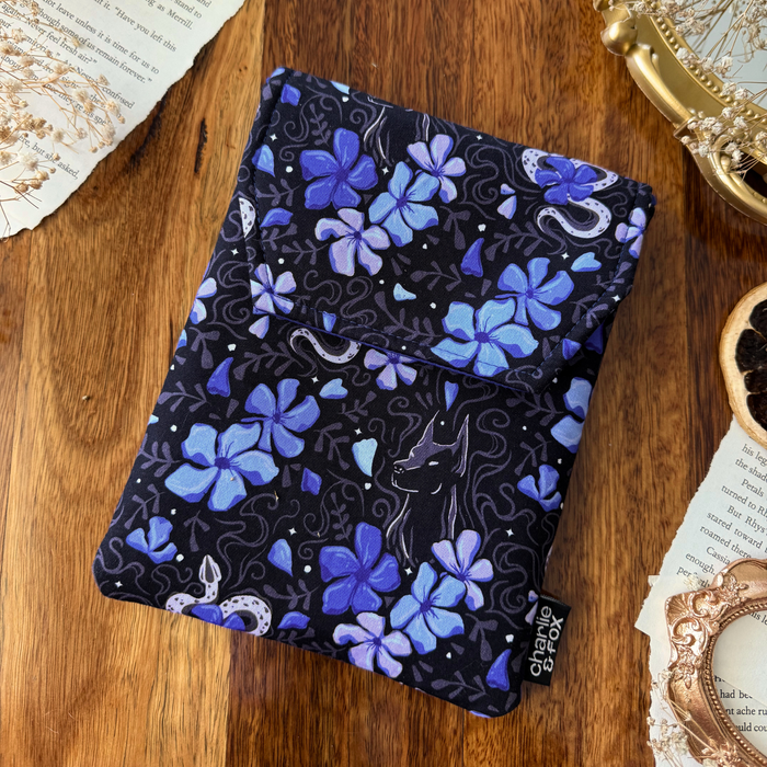 The Bonds That Tie padded e-reader sleeve - J. Bree