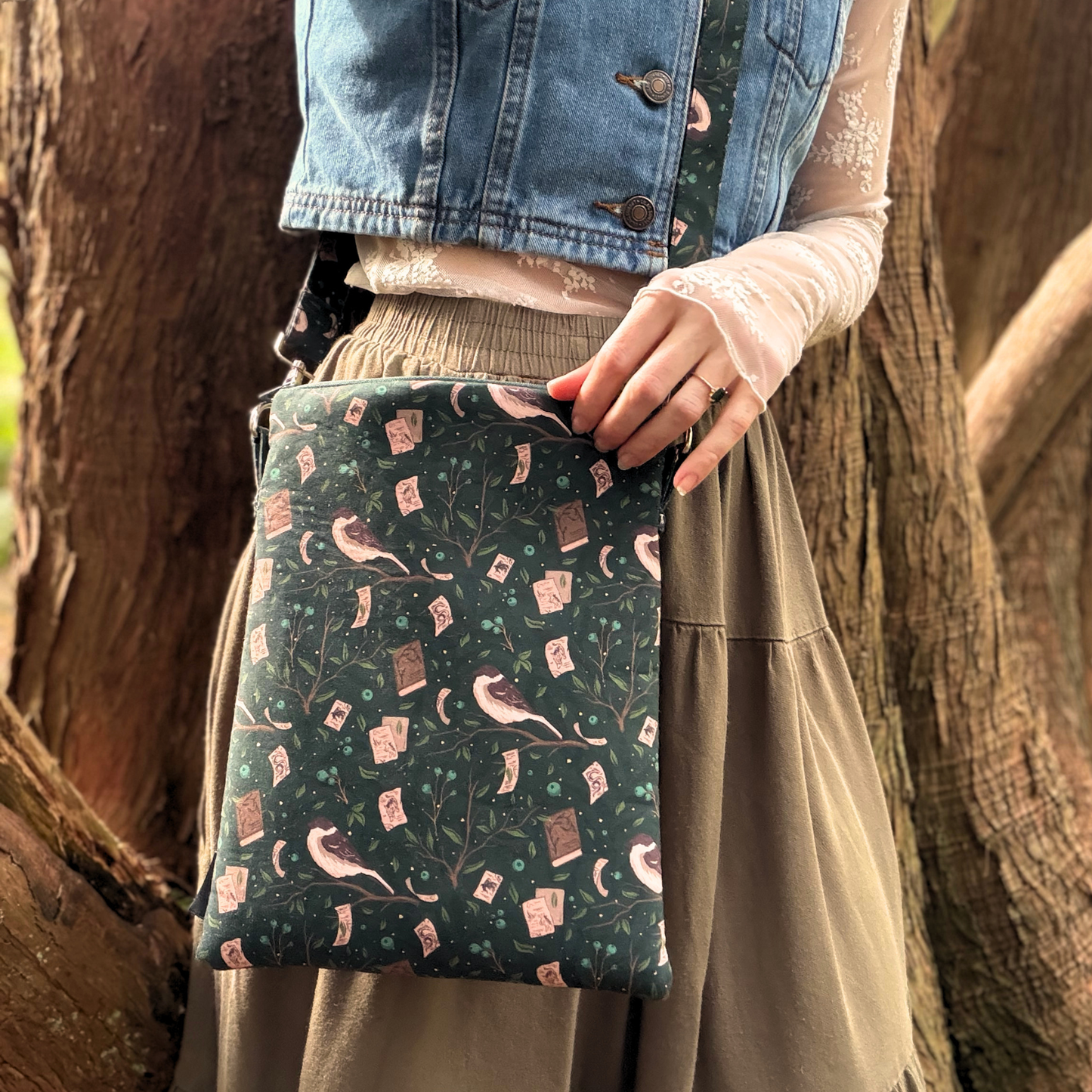 Shield of Sparrows crossbody sleeve - Devney Perry